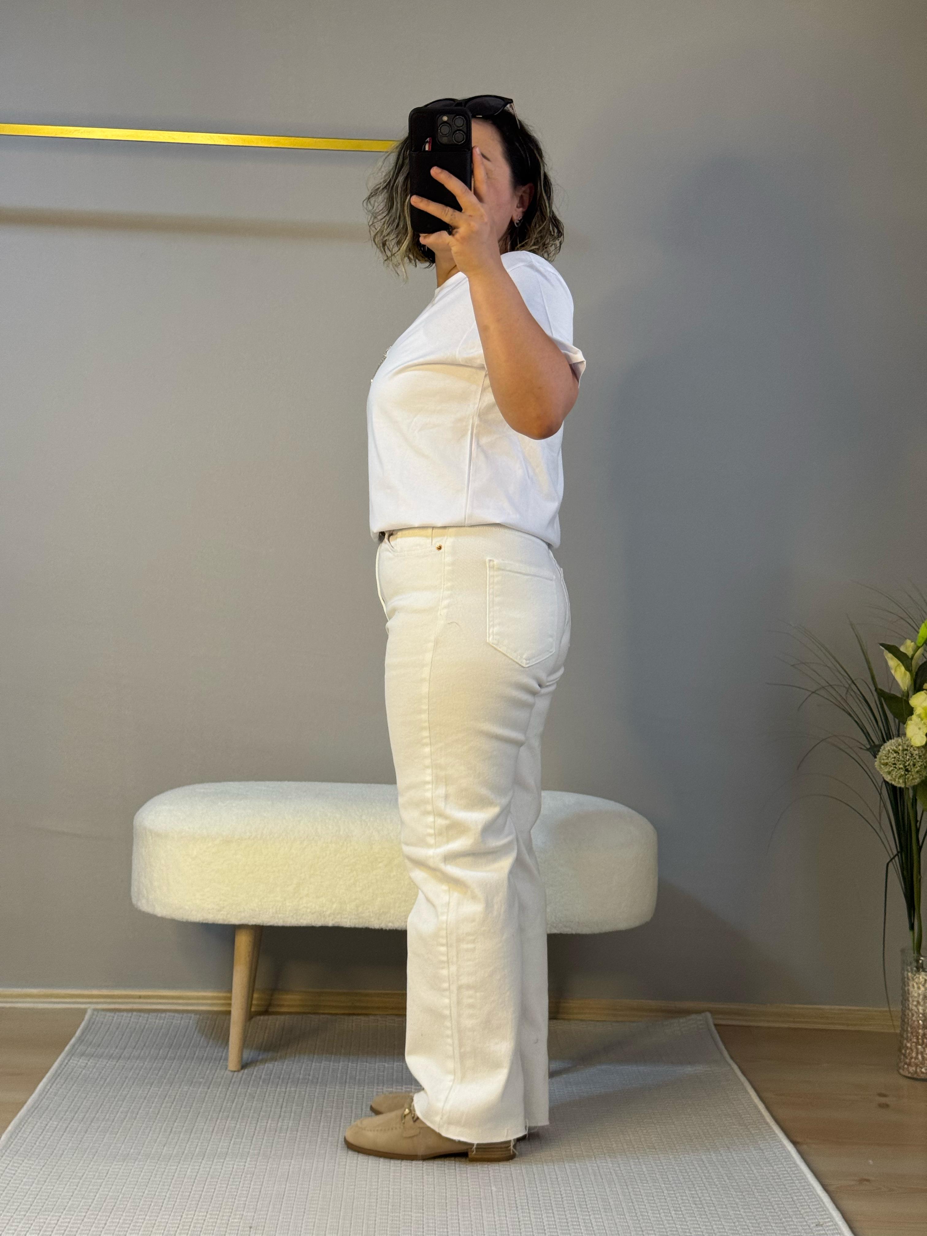 Kesik Paça Boy fit jean beyaz