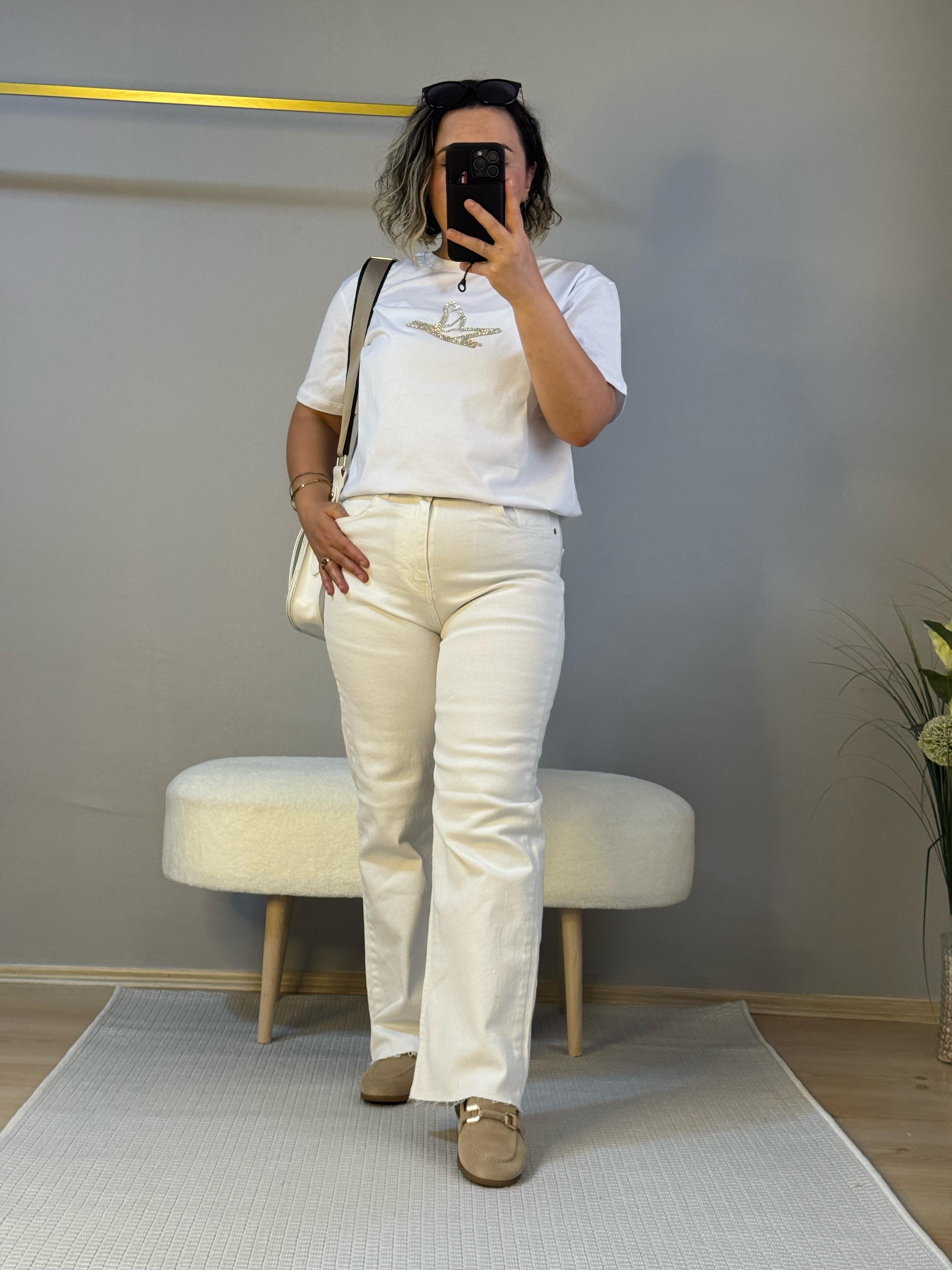 Kesik Paça Boy fit jean beyaz