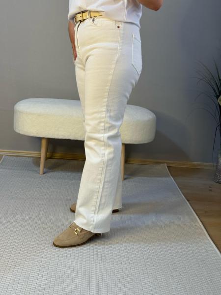 Kesik Paça Boy fit jean beyaz