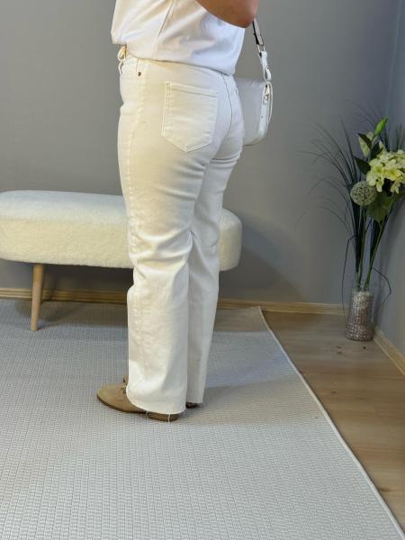 Kesik Paça Boy fit jean beyaz