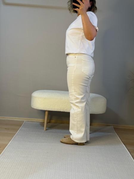 Kesik Paça Boy fit jean beyaz